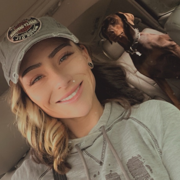 Meet your Posher, Jessica - Picture 2 of 5